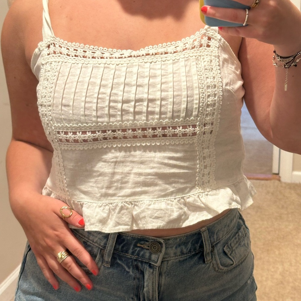 FOREVER 21 white cropped tank
